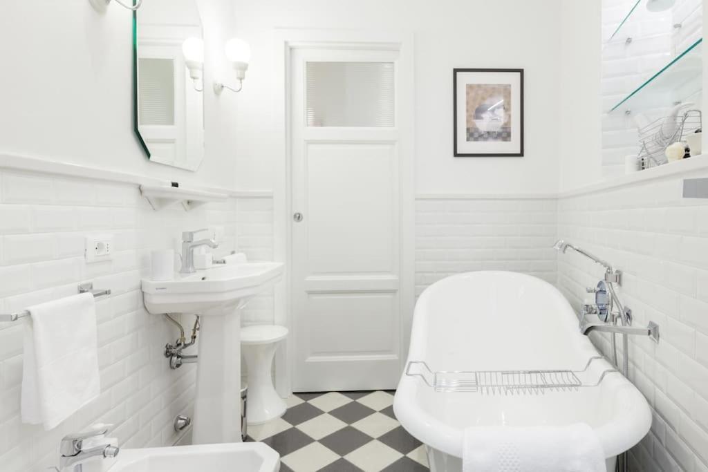 New Design Apartment Milan Bagian luar foto